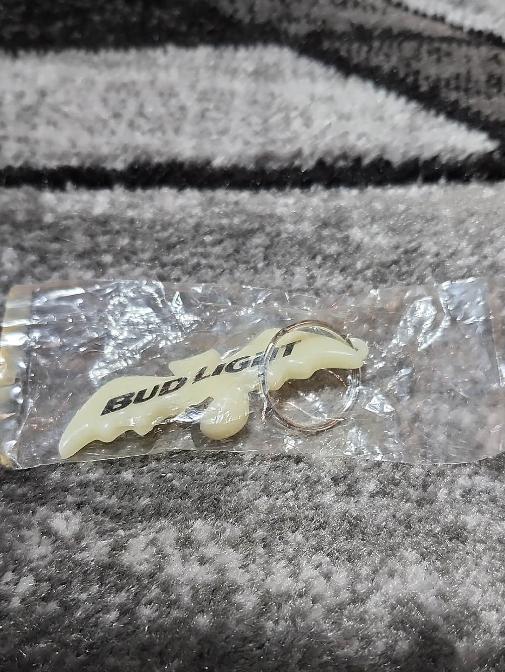 VINTAGE BUD LIGHT BAT-SHAPED BOTTLE OPENER GLOW-IN-DARK PROMOTIONAL KEYCHAIN